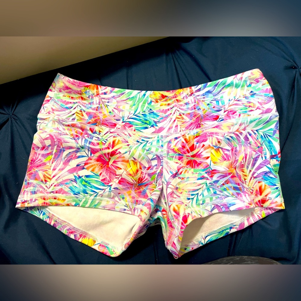 FLEO TROPICAL JUNGLE SHORTS